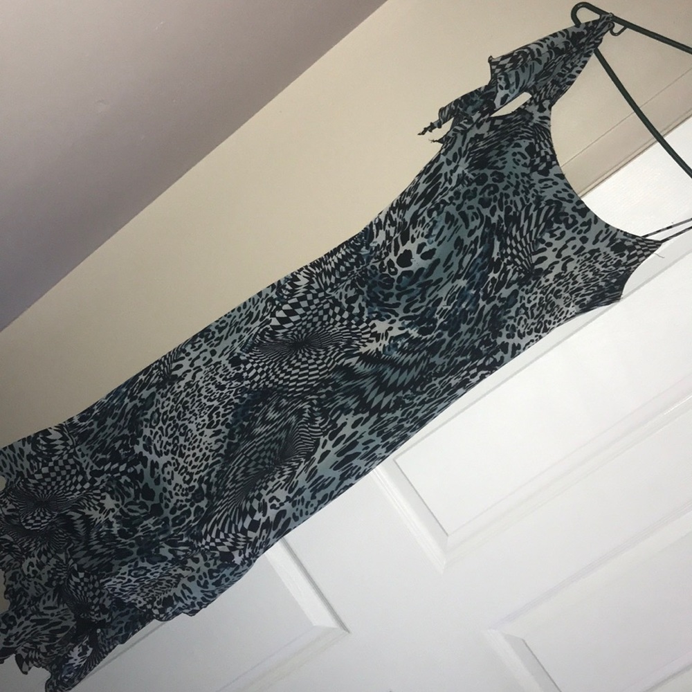 Dress - Picture 4 of 8